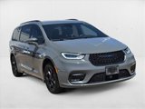 Used 2021 Chrysler Pacifica Touring-L w/ Uconnect Theater Family Group image 3