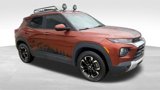 Used 2021 Chevrolet TrailBlazer LT w/ Driver Confidence Package image 2