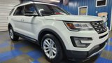 Used 2017 Ford Explorer XLT image 2