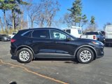 Used 2022 Ford Escape SE image 2