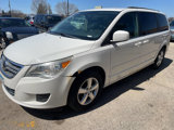 Used 2011 Volkswagen Routan SE image 4