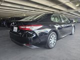 Used 2018 Toyota Camry LE image 3
