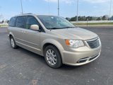 Used 2016 Chrysler Town & Country Touring image 5