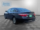 Used 2017 Toyota Camry SE image 3
