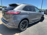 Used 2023 Ford Edge SE w/ Black Appearance Package image 4