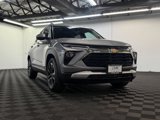 Used 2025 Chevrolet TrailBlazer LT image 2