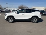 Used 2022 GMC Terrain SLE w/ Driver Convenience Package image 4