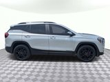 Used 2022 GMC Terrain SLE w/ Driver Convenience Package image 3