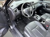 Used 2015 Nissan Rogue SL image 2