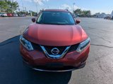 Used 2016 Nissan Rogue SV image 2