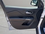 Used 2016 Jeep Cherokee Trailhawk image 6