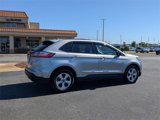 Used 2020 Ford Edge SE image 4