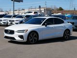 Used 2019 Volvo S60 T8 R-Design image 3