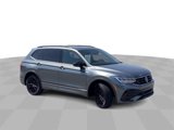 Used 2022 Volkswagen Tiguan SE R-Line image 2