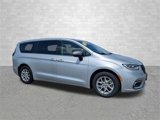 Used 2023 Chrysler Pacifica Touring-L image 2