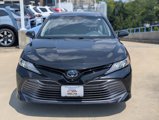 Used 2018 Toyota Camry LE image 2