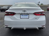 Used 2022 Toyota Camry SE image 5