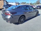 Used 2022 Toyota Camry SE image 3