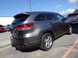 Used 2018 Toyota Highlander SE image 3