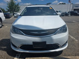 Used 2017 Chrysler Pacifica Touring-L Plus image 2