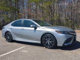 Used 2021 Toyota Camry SE image 2