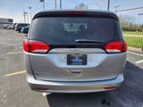 Used 2017 Chrysler Pacifica Touring image 6