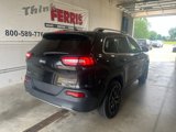 Used 2016 Jeep Cherokee Limited image 5