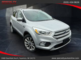 Used 2017 Ford Escape Titanium image 2