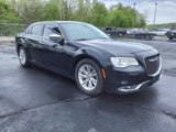 Used 2017 Chrysler 300 C image 6