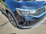 Certified 2022 Volkswagen Taos SE image 2