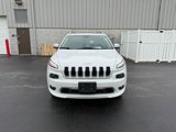 Used 2017 Jeep Cherokee Overland image 2