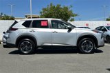 Used 2024 Nissan Rogue SV image 3