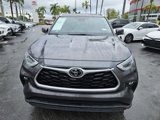 Used 2021 Toyota Highlander XLE image 3