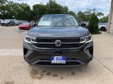 New 2024 Volkswagen Taos SE image 3