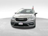 Used 2023 Chrysler Pacifica Limited image 3