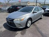 Used 2016 Toyota Camry SE image 3