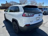 Used 2023 Jeep Cherokee Altitude Lux image 5