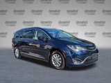 Used 2018 Chrysler Pacifica Touring-L image 2