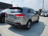 Used 2017 Kia Sorento LX image 2