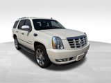 Used 2011 Cadillac Escalade Luxury image 2