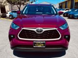 Used 2020 Toyota Highlander XLE image 2