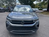 Used 2024 Volkswagen Taos SE image 2