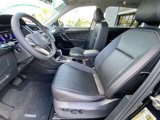 Used 2022 Volkswagen Tiguan SE w/ Panoramic Sunroof Package image 5