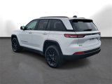 Used 2024 Jeep Grand Cherokee Altitude image 3