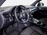 Certified 2022 Porsche Macan image 4