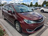 Used 2017 Chrysler Pacifica Touring-L Plus image 2