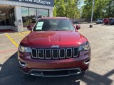 Used 2021 Jeep Grand Cherokee Laredo image 3