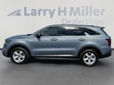 Used 2023 Kia Sorento LX image 2