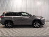 Used 2018 Toyota Highlander XLE image 3