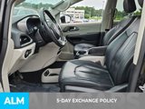 Used 2020 Chrysler Pacifica Touring-L image 4